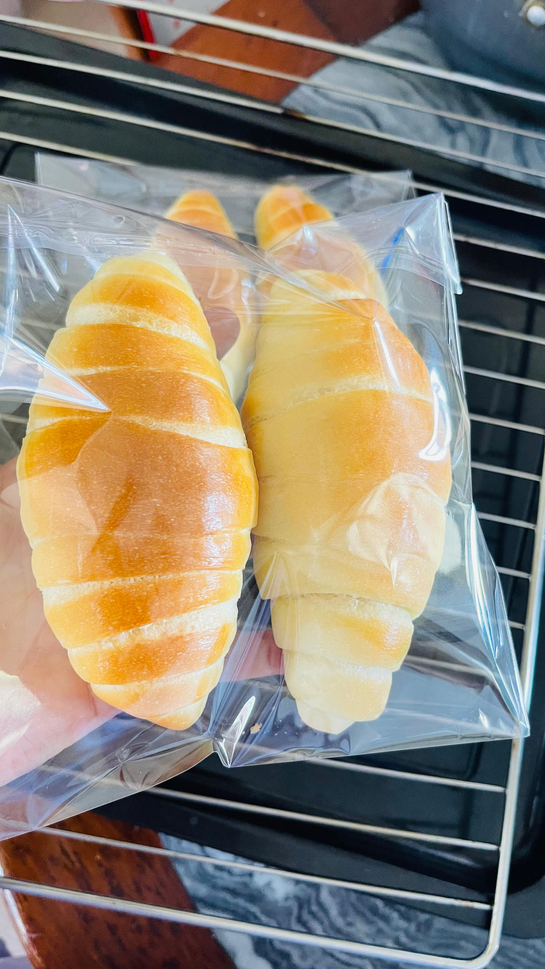 一出炉就会卖空的面包，又香又脆又软，味道真绝了