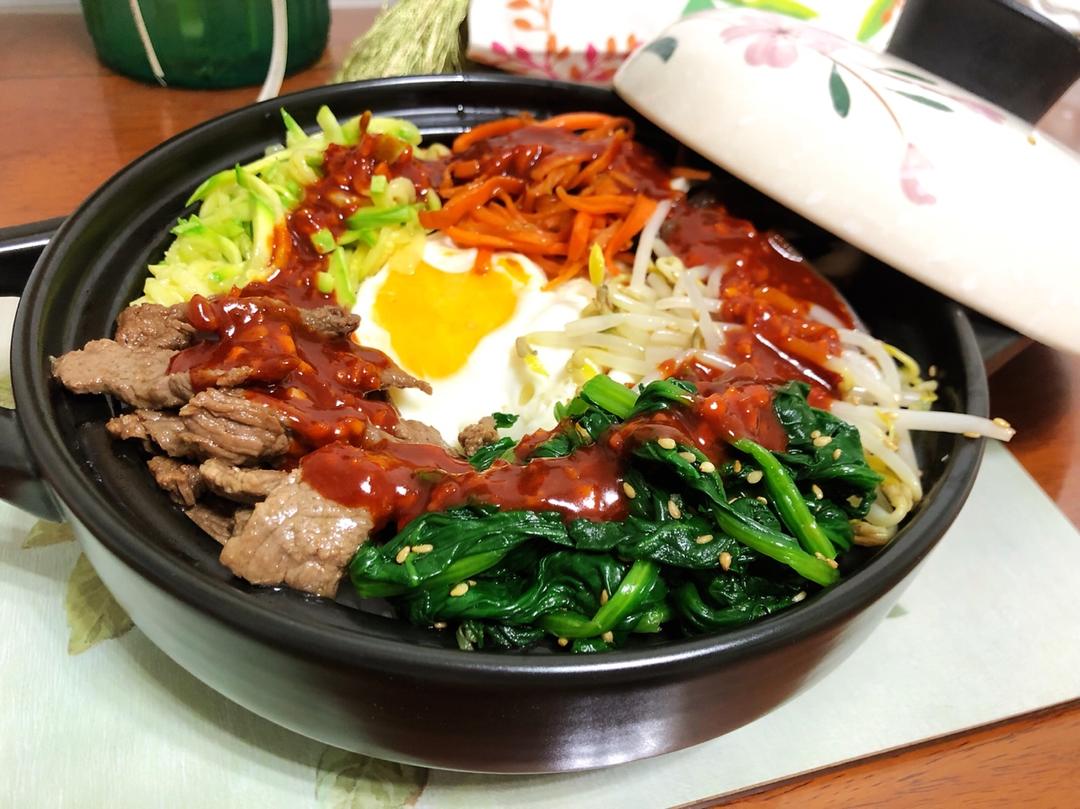 辣牛肉石锅拌饭
