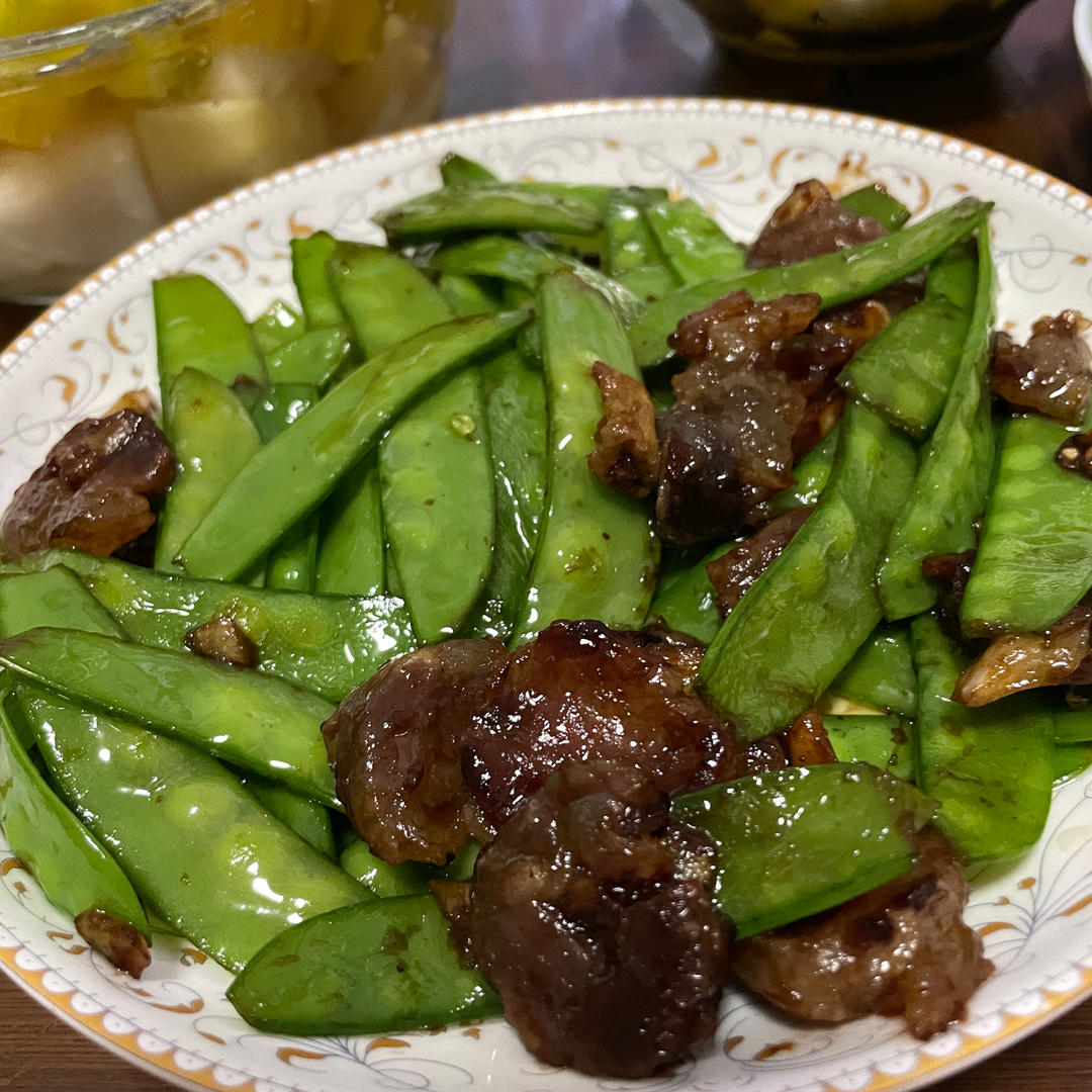 无比简单的荷兰豆炒腊肠，营养又好吃～！