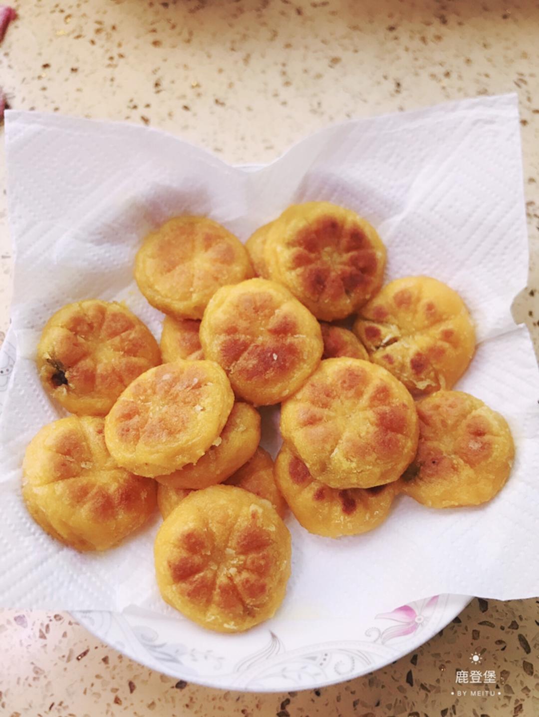 南瓜饼香甜软糯-快速易食的幸福早点