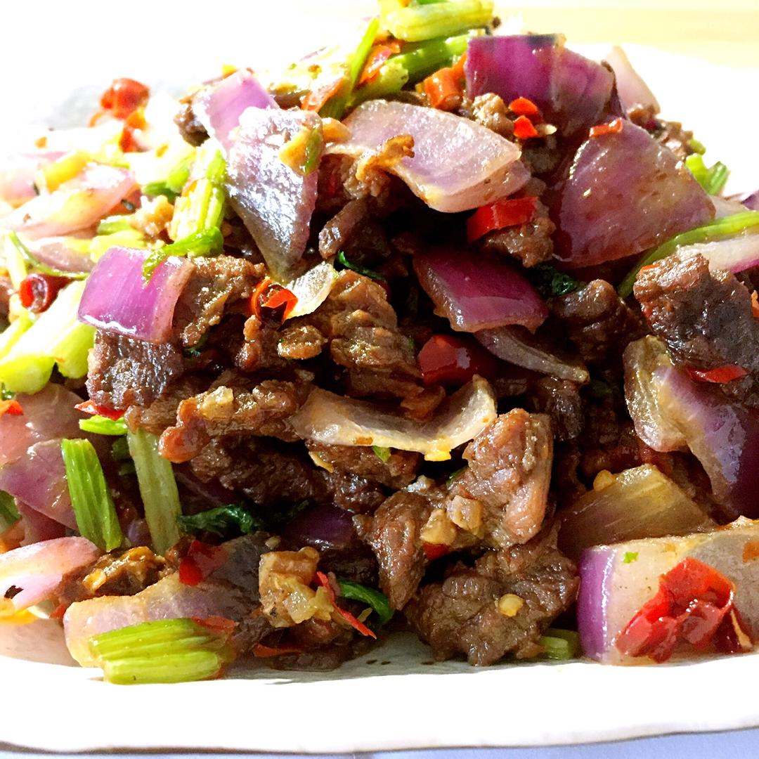 芹菜炒牛肉