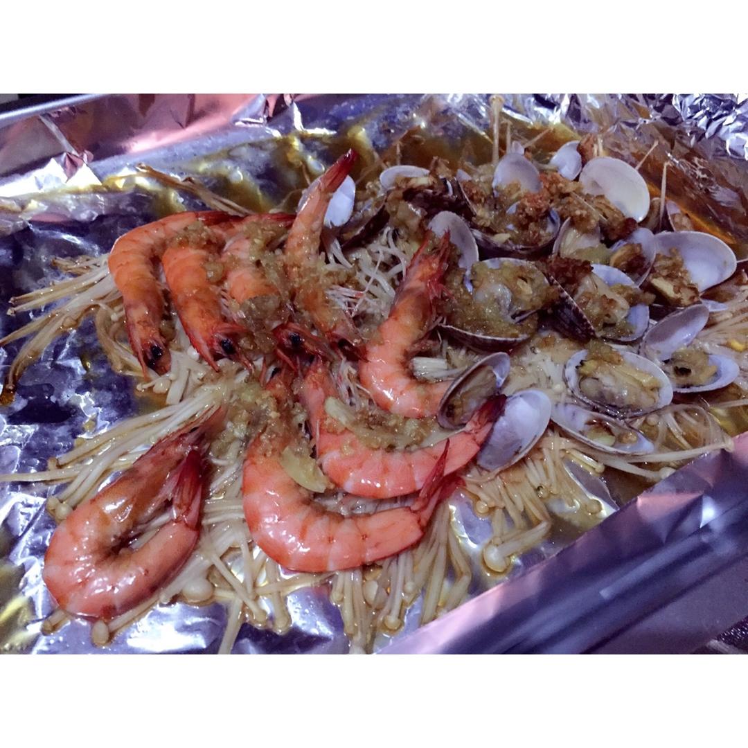 蒜蓉金针菇烤花蛤虾