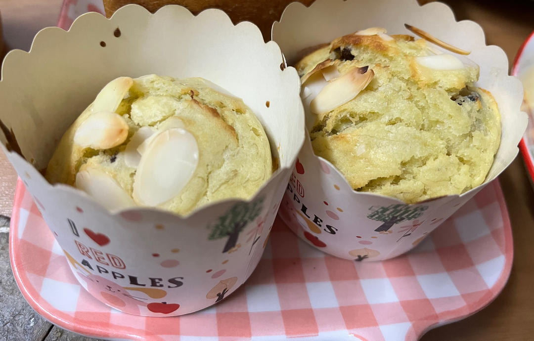 只需搅拌入烤箱的香蕉麦芬