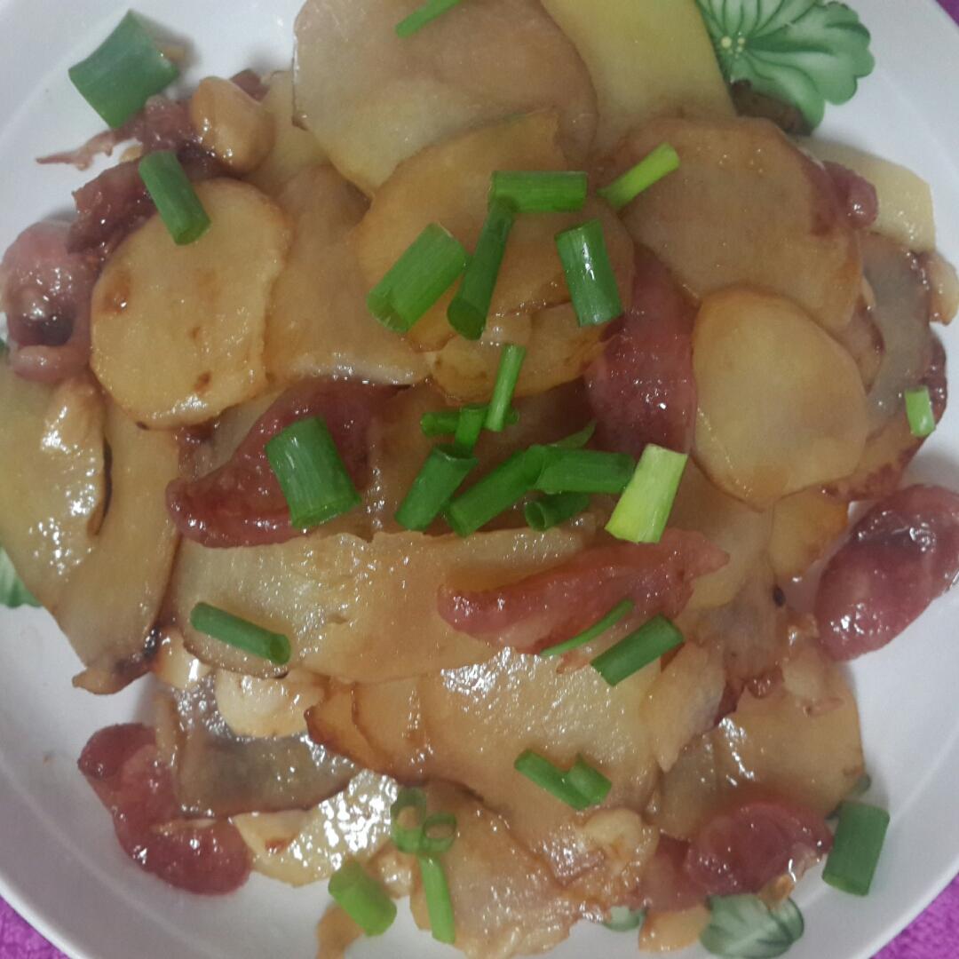土豆片炒香肠
