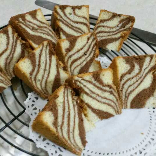 为孩子烘焙
        各式的饼干，蛋糕，面包排队站好。