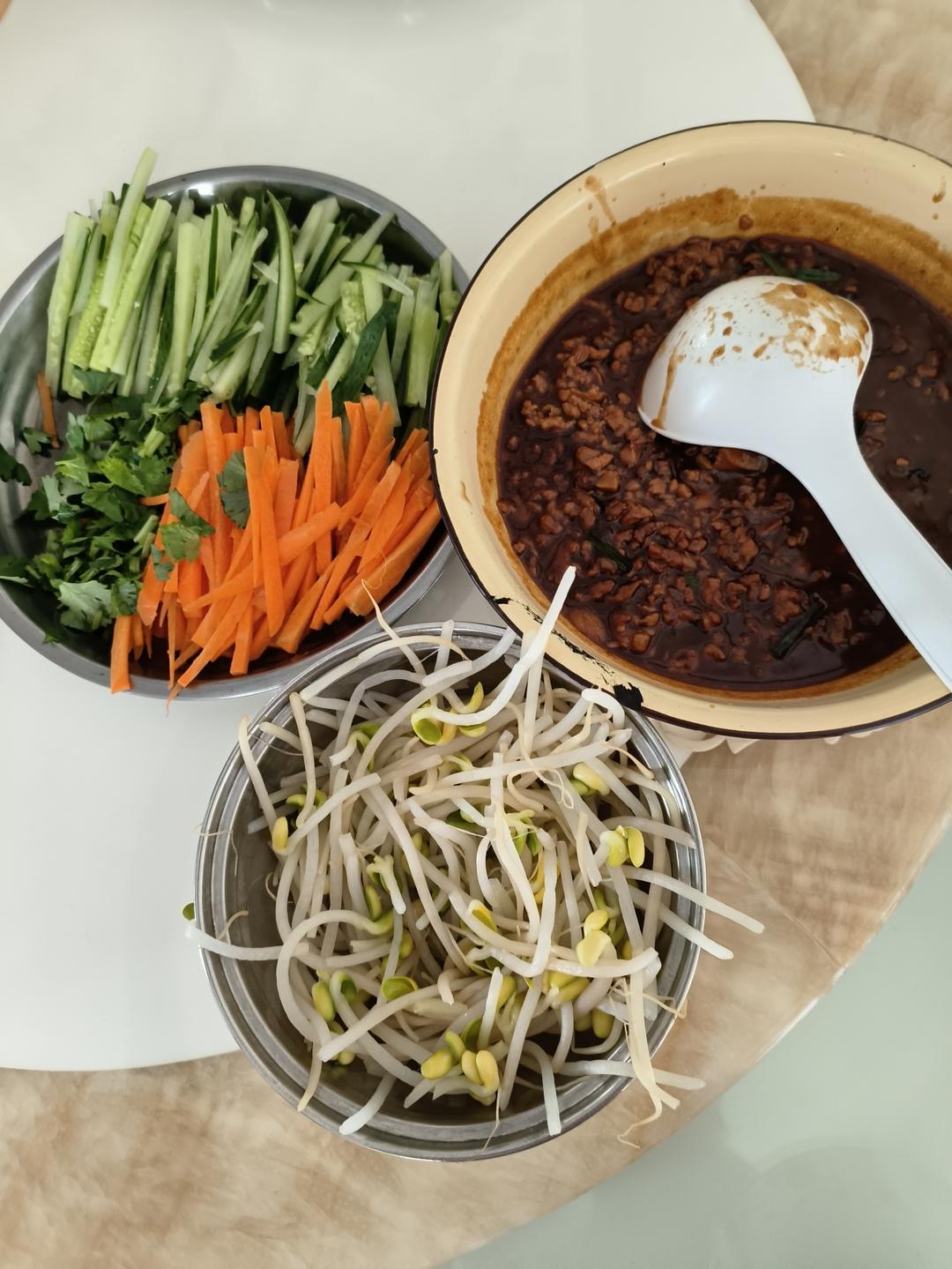 家常炸酱面
