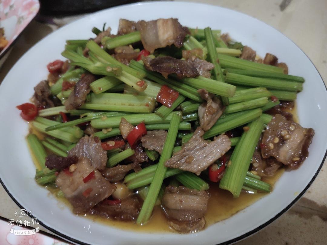 芹菜炒肉