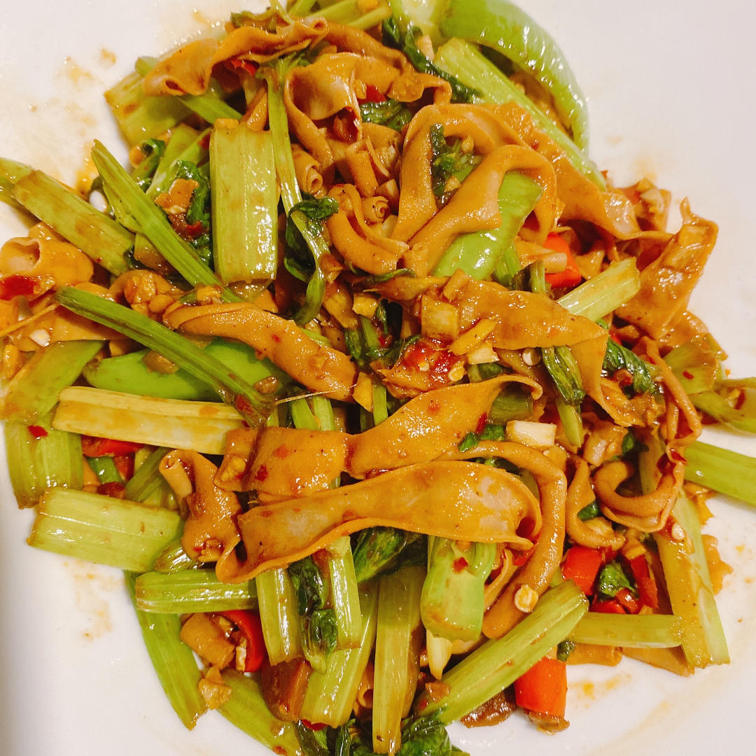 厨师长教你：“爆炒鸭肠”的家常做法，味道鲜辣美味，先收藏起来