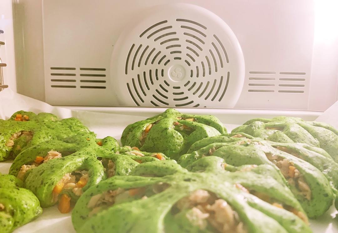 菠菜金枪鱼面包