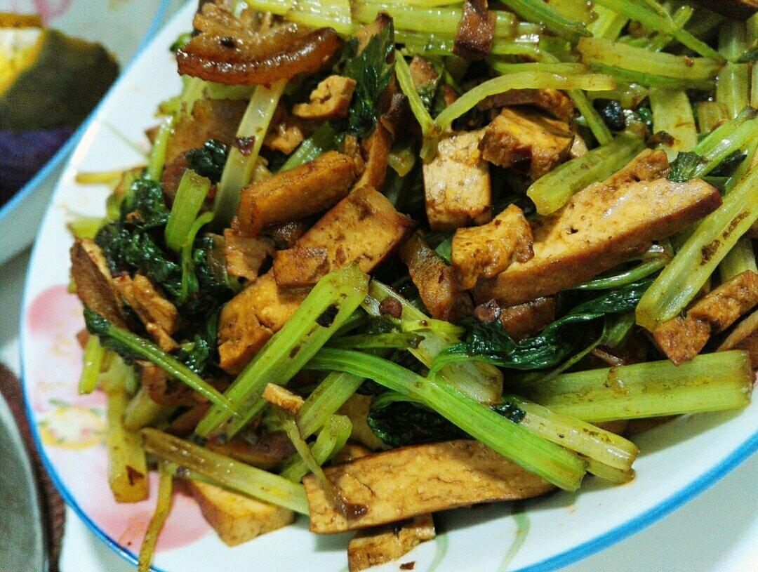 素菜：芹菜炒豆腐干