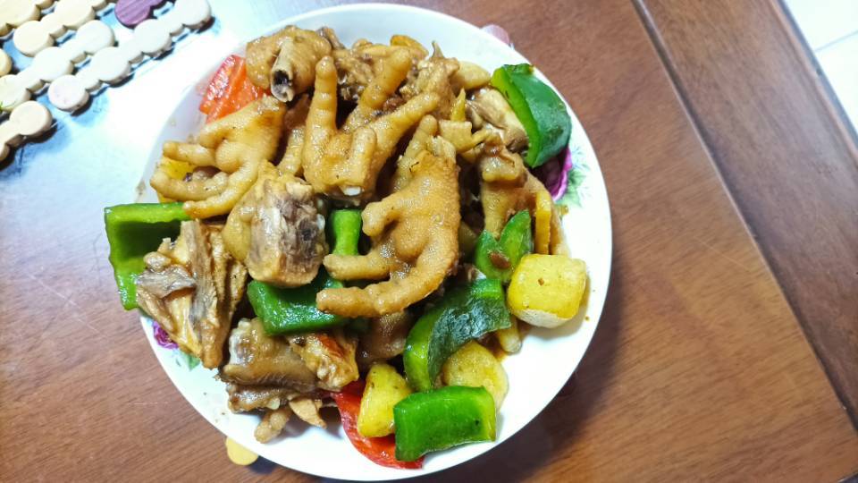 土豆焖鸡/黄焖鸡