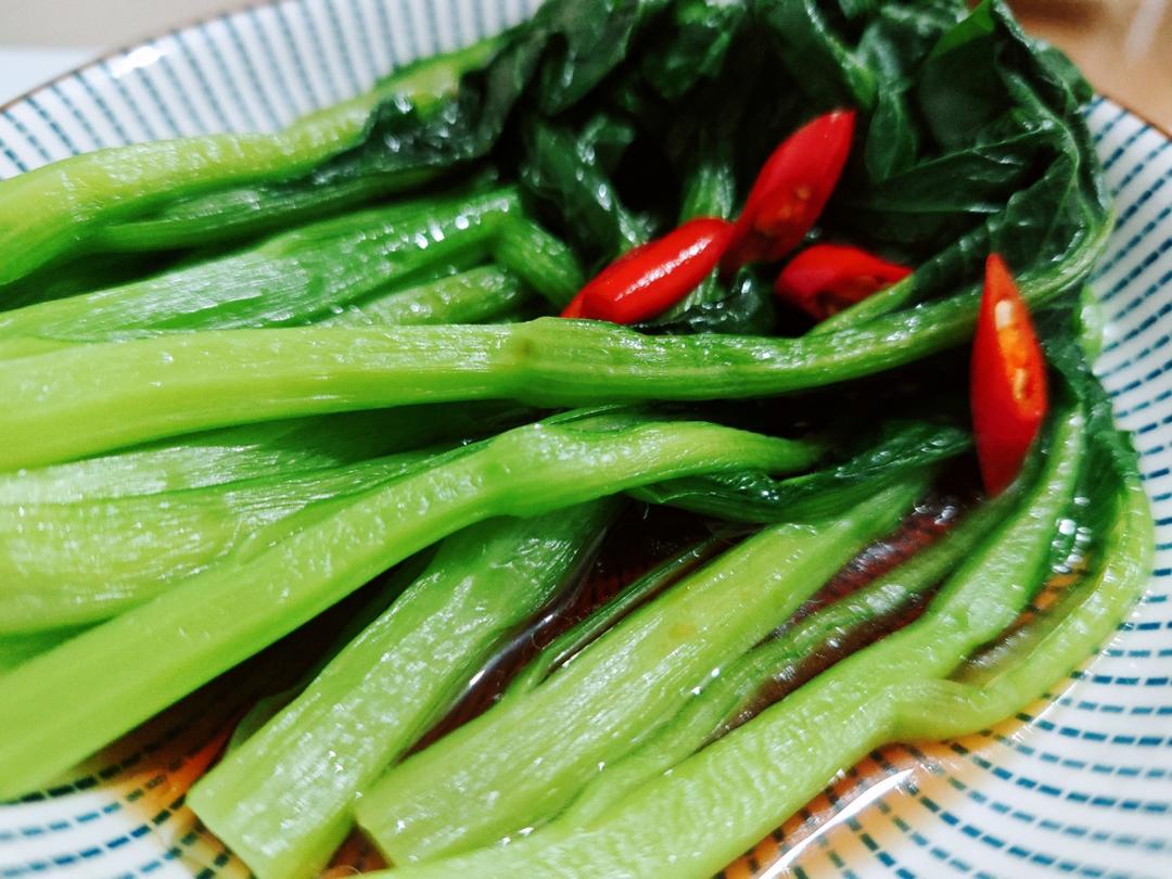 广东喝早茶必点的白灼菜心
