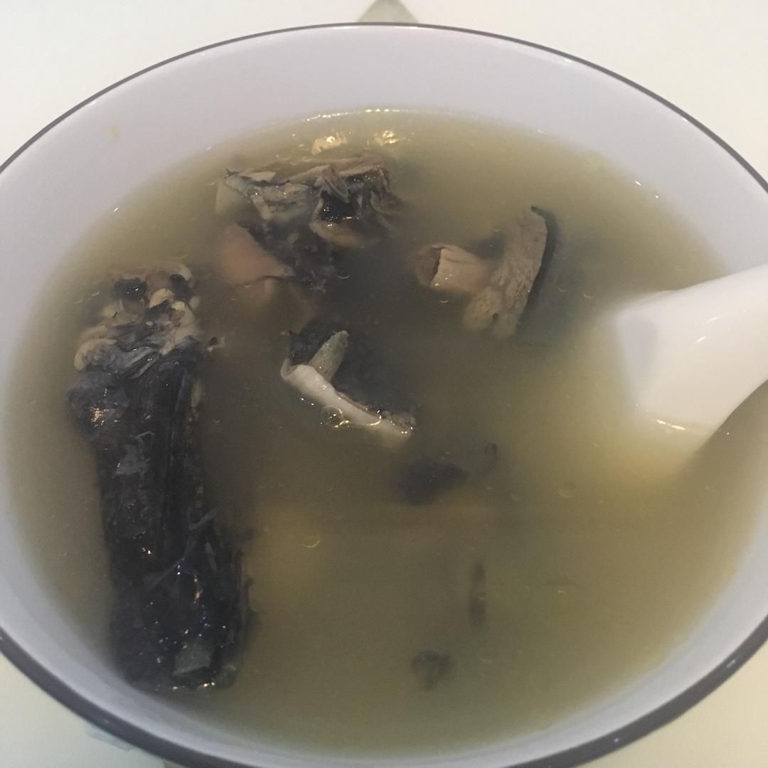 枸杞红枣乌鸡汤