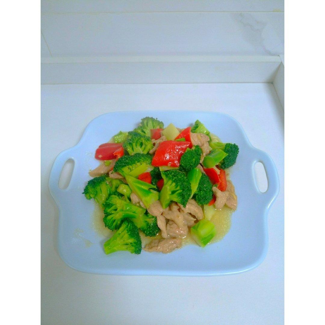 鸡胸肉炒西兰花