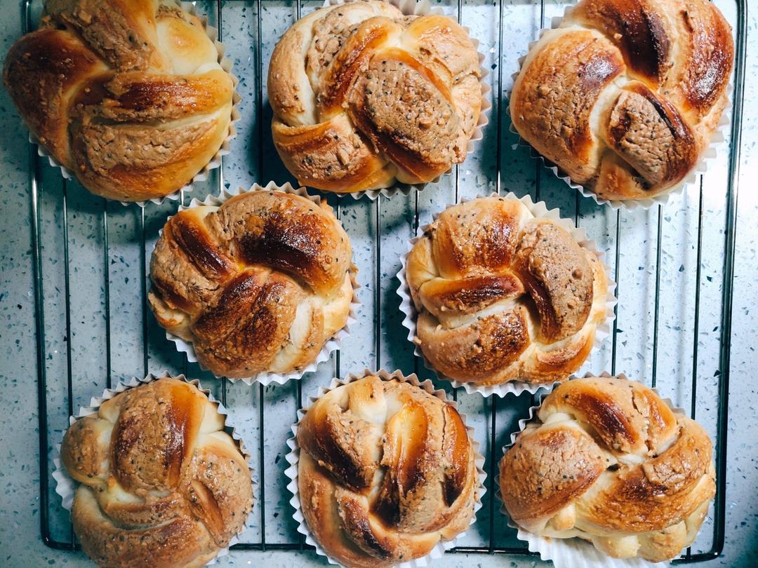 鲜奶花生手撕面包