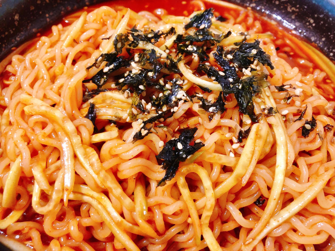 臭笑笑的爸爸做的韩式拌面