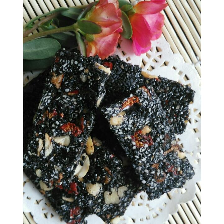 枸杞核桃花生黑芝麻片