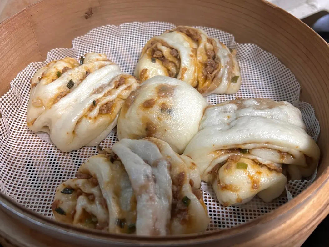 葱香肉沫花卷
