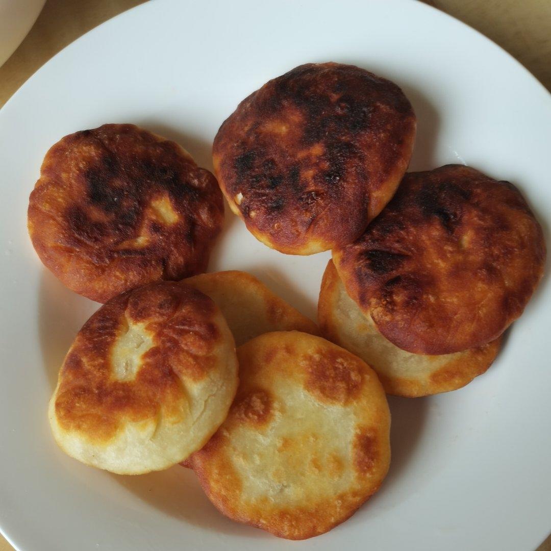 烫面小糖饼 柔软劲道 凉了也不硬 做法简单一看就会 附细节视频详解