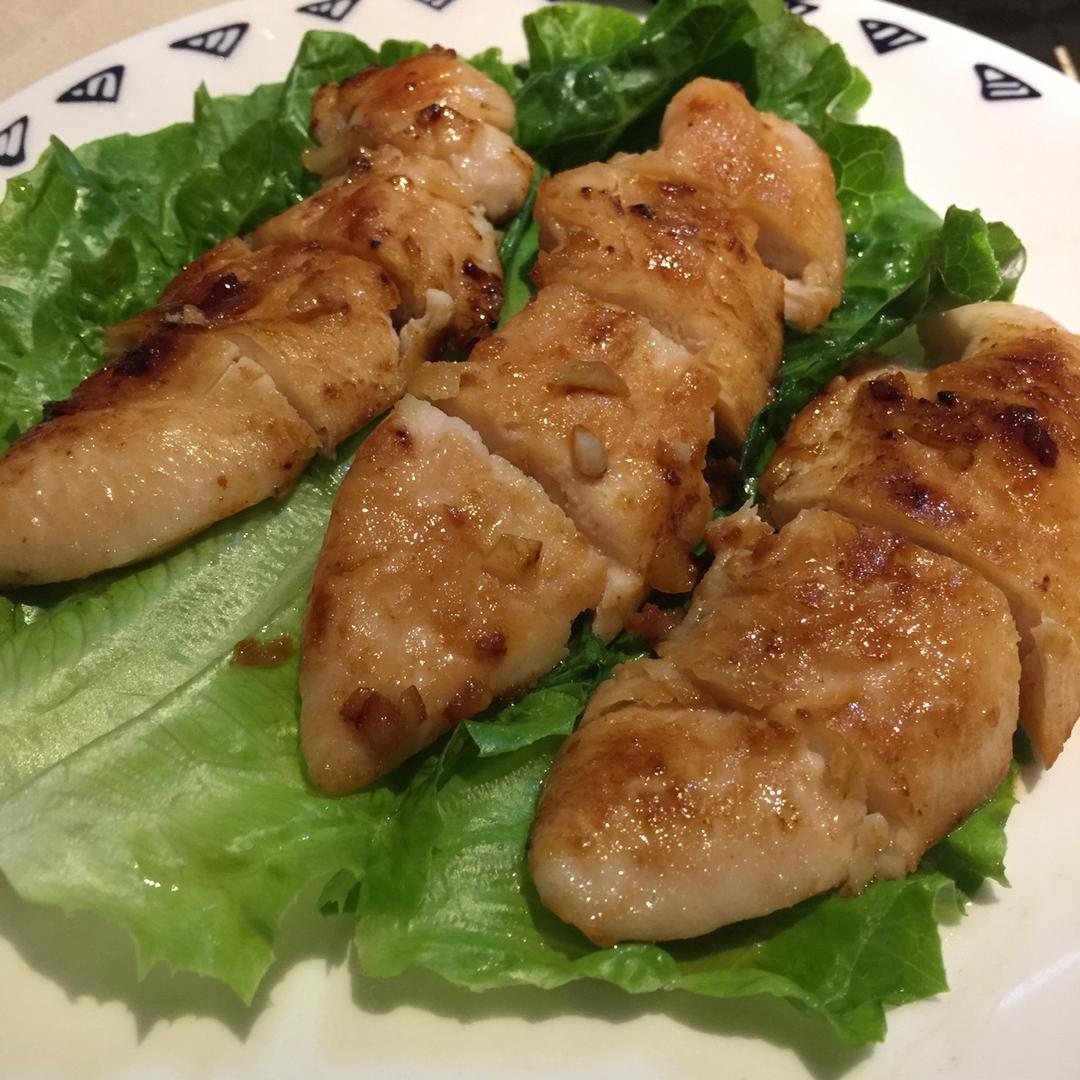 酷炫屌炸天好吃的煎鸡胸肉（香蒜蜂蜜煎鸡胸肉）