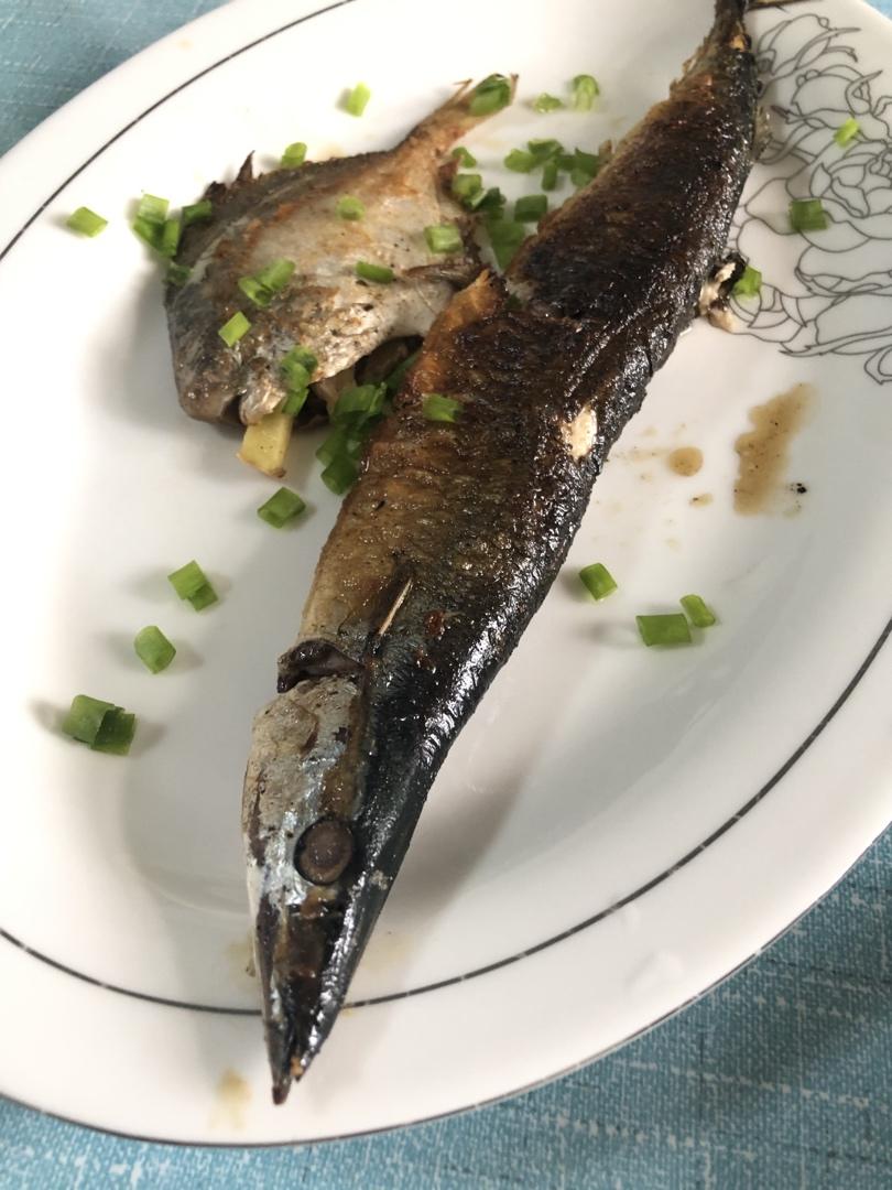 煎秋刀鱼