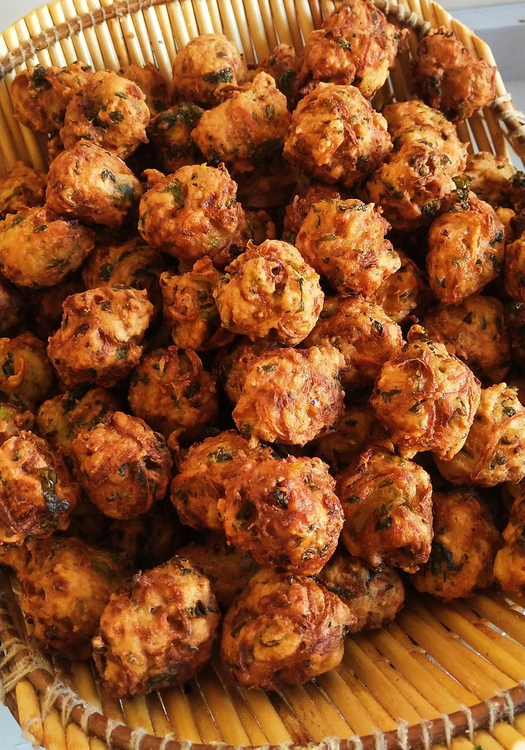 白萝卜胡萝卜芹菜肉丸子的做法