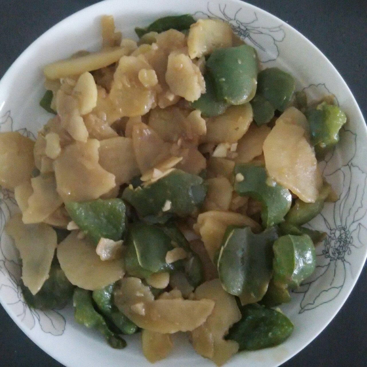 青椒番茄土豆片