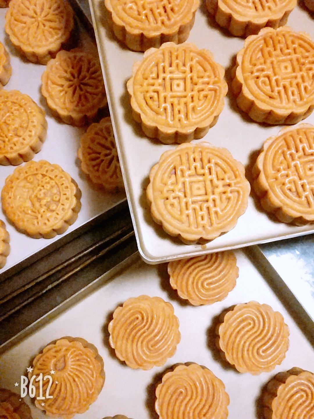 广式月饼—蛋黄莲蓉月饼