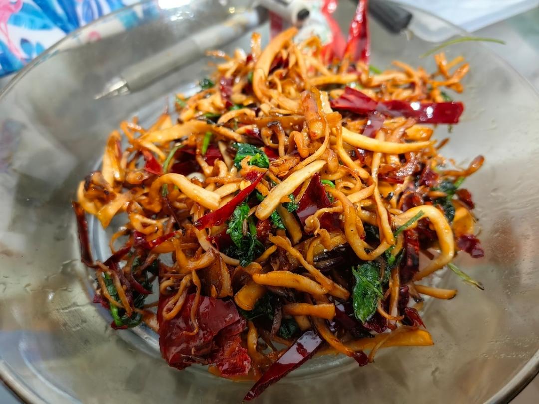 香辣有嚼劲❗️超下饭的干煸杏鲍菇