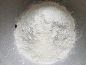 主食也要有新花样，只需一次发酵就能做出的松软紫薯馒头的做法 步骤4
