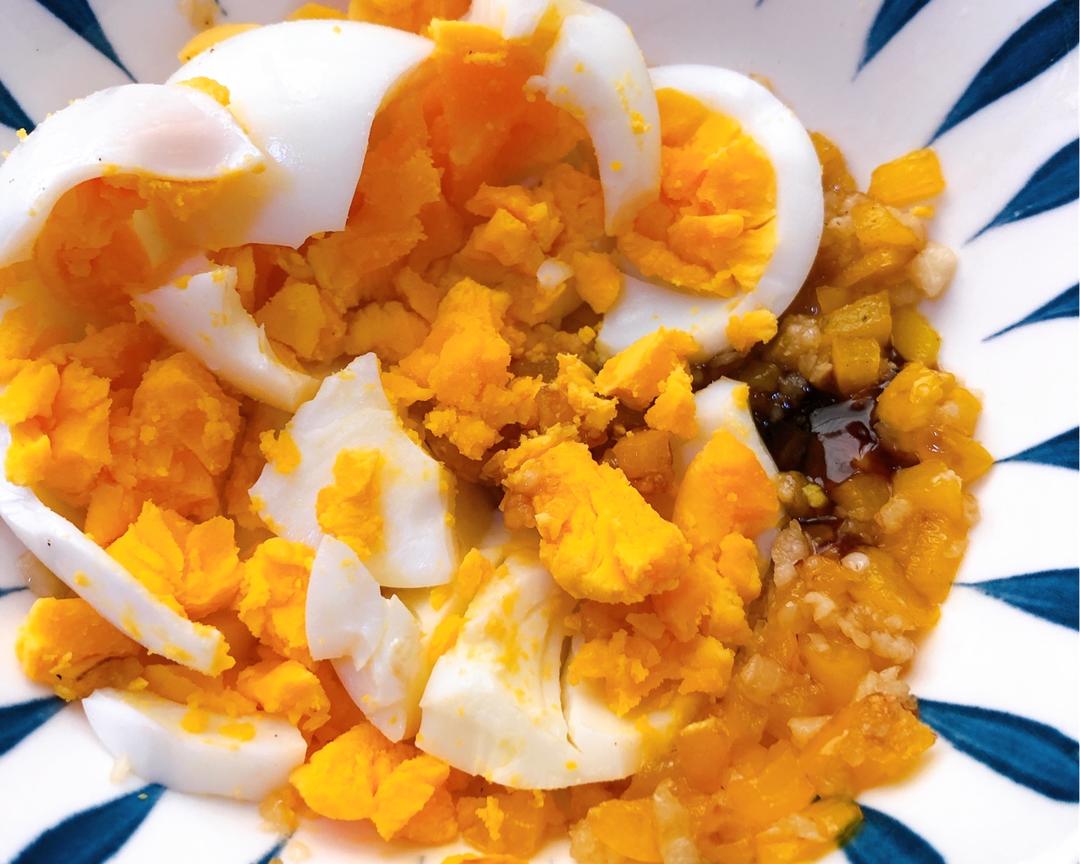 甜椒蒜米拌蛋— —水煮蛋的100种做法（1/100）