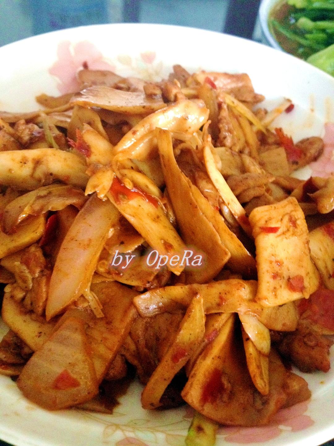 豆瓣鸡腿菇炒肉的做法