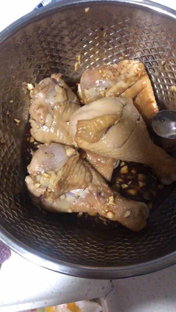 🔥好吃到飙泪的秘汁多汁蒜香鸡腿，鲜嫩到流口水。