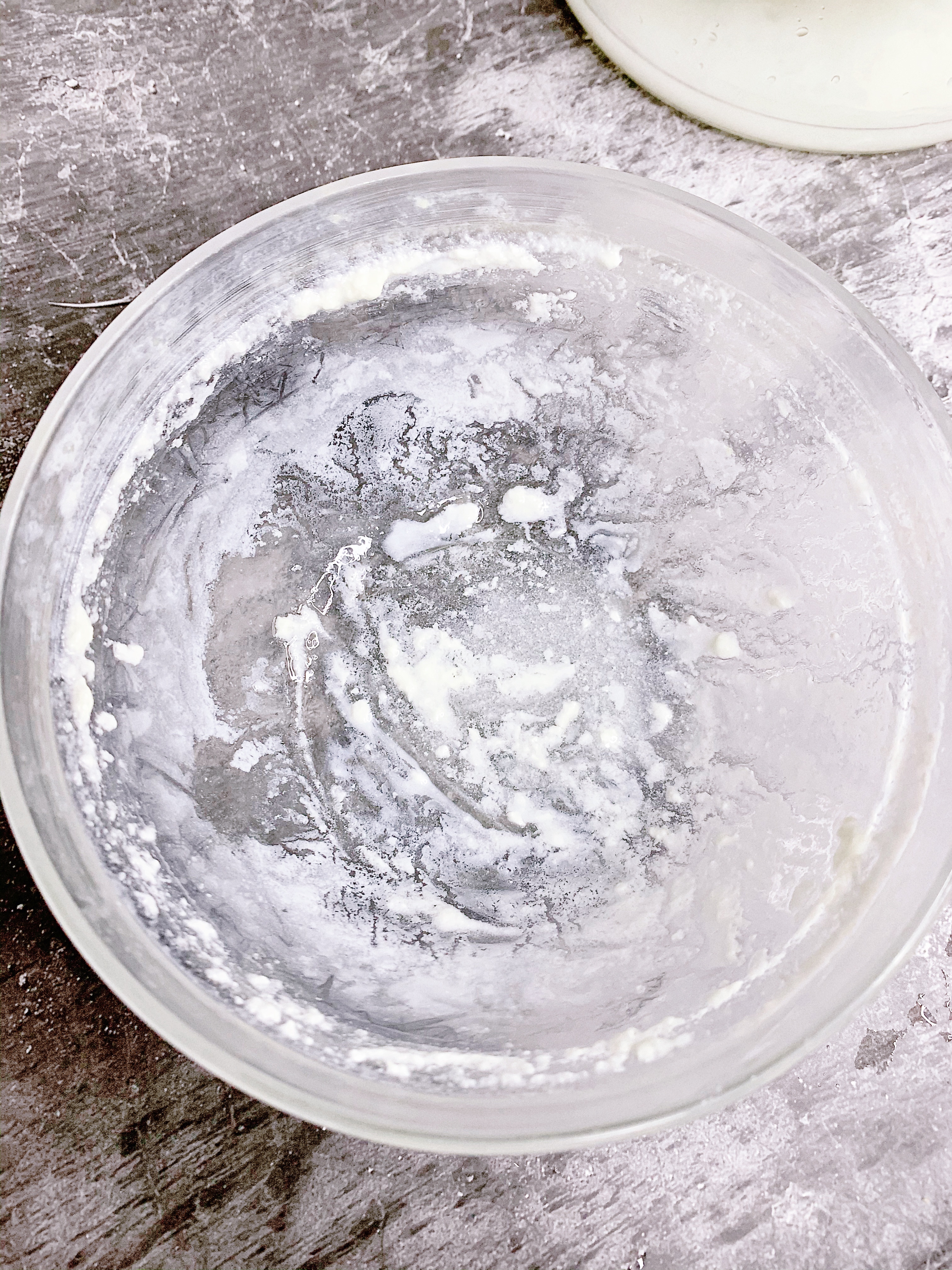 不用菌粉（奶粉也可以做的）最简单的雪莲菌，开菲尔菌希腊酸奶的做法 步骤2