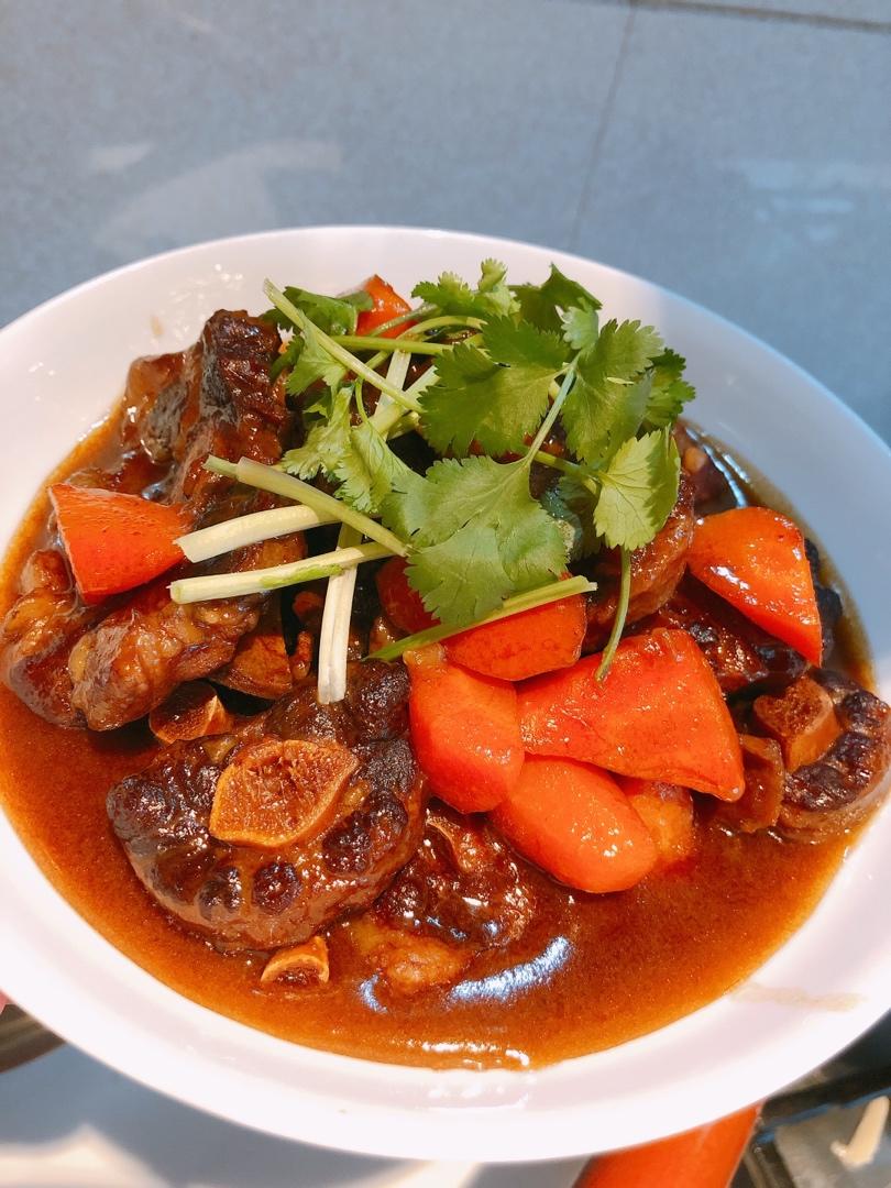 柔软滴胖子做的红烧牛尾简单易上手好吃到炸