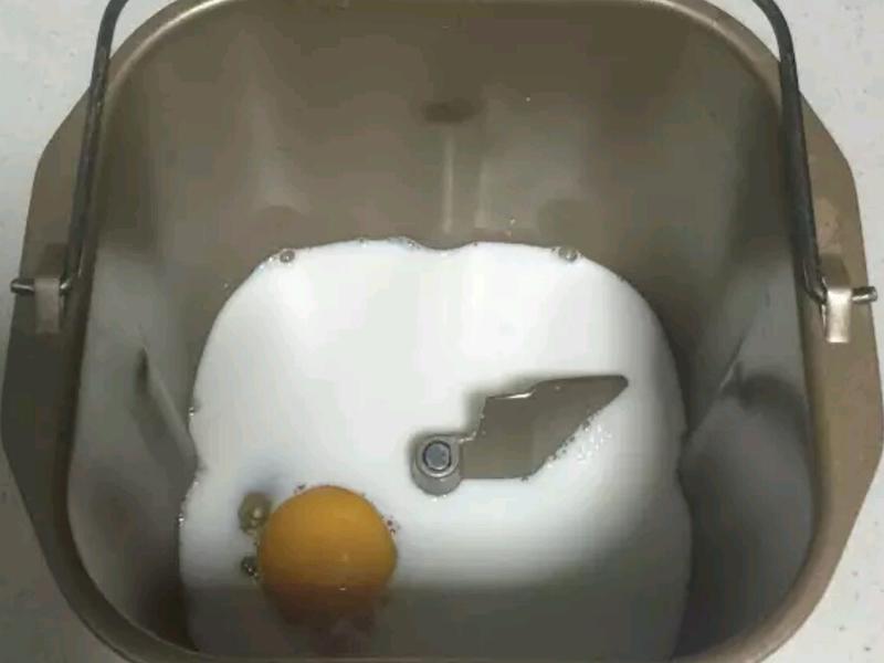 纯奶手撕吐司的做法 步骤1