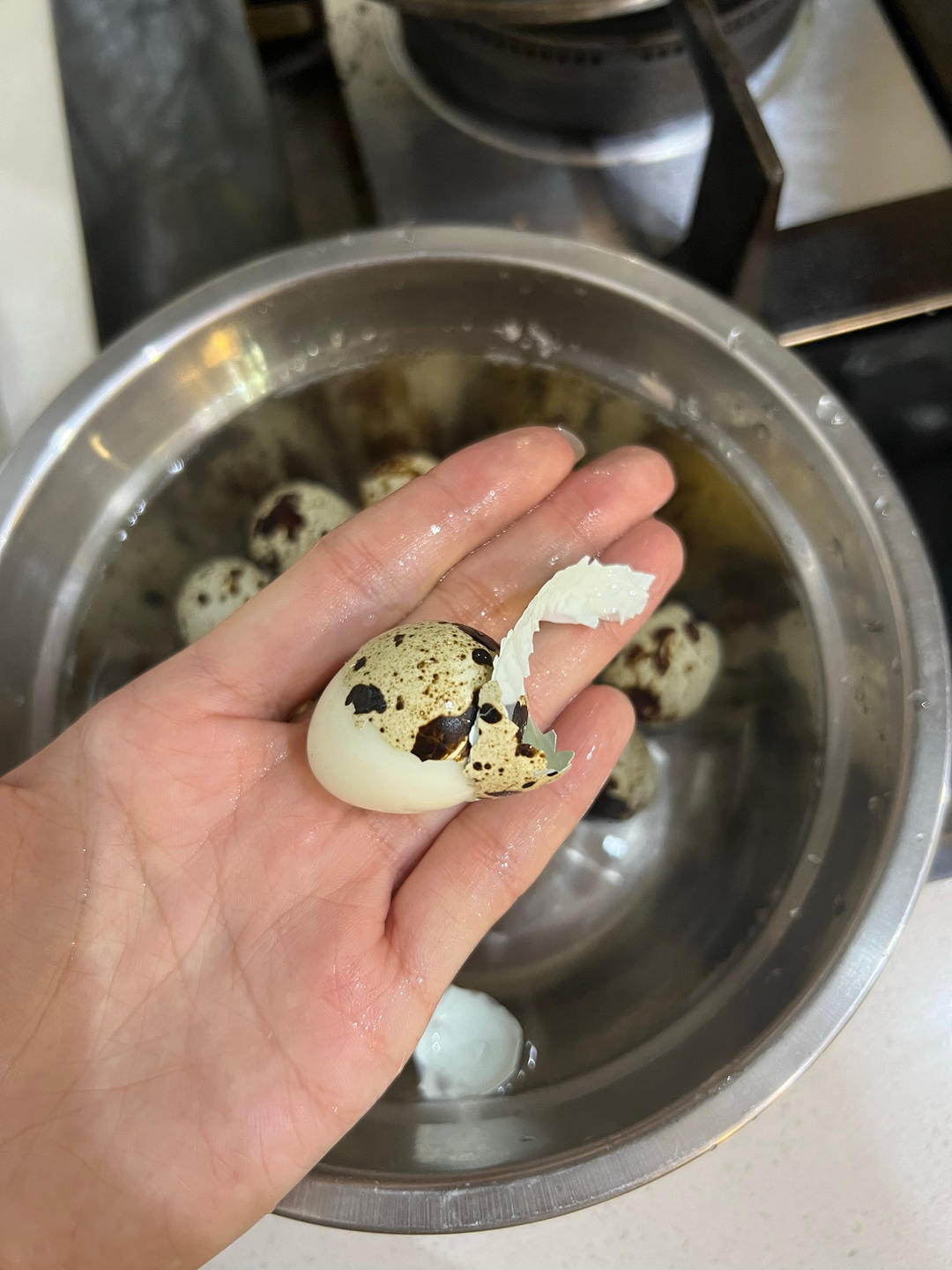 鹌鹑蛋容易剥壳的好方法