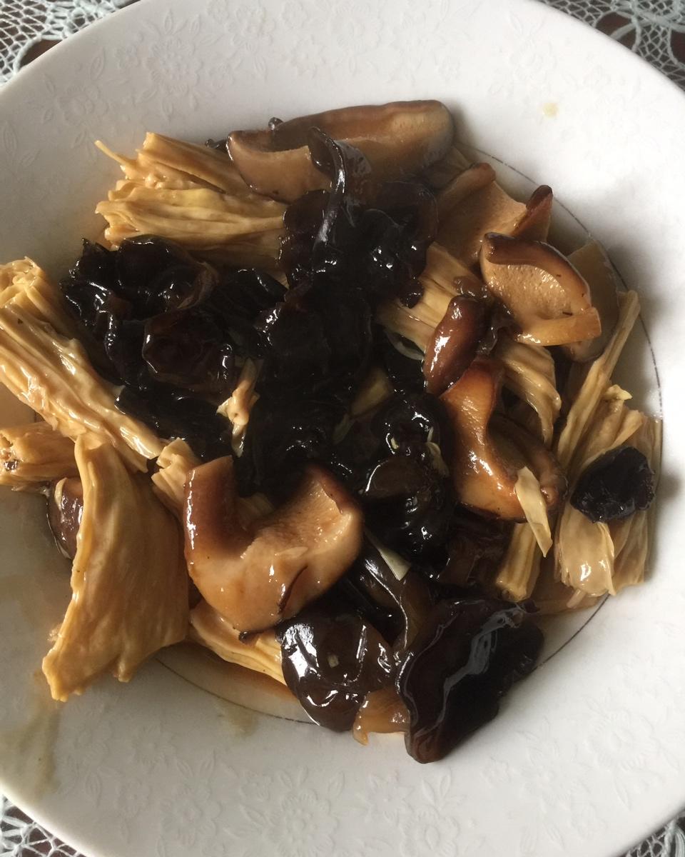 腐竹烧香菇