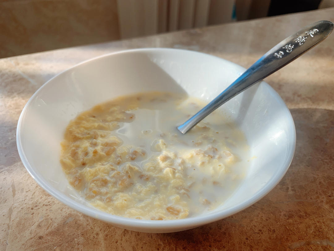 5分钟牛奶燕麦粥