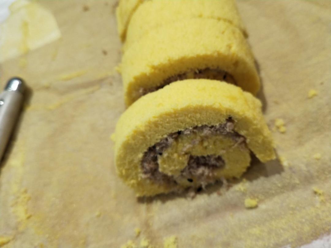 肉松戚风蛋糕卷