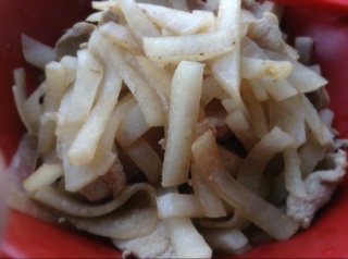 白萝卜炒肉丝