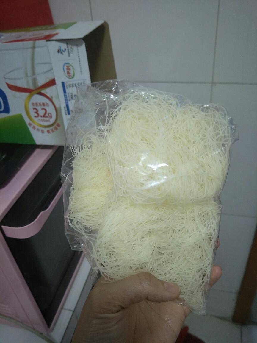 鸡蛋火腿炒米粉的做法 步骤1