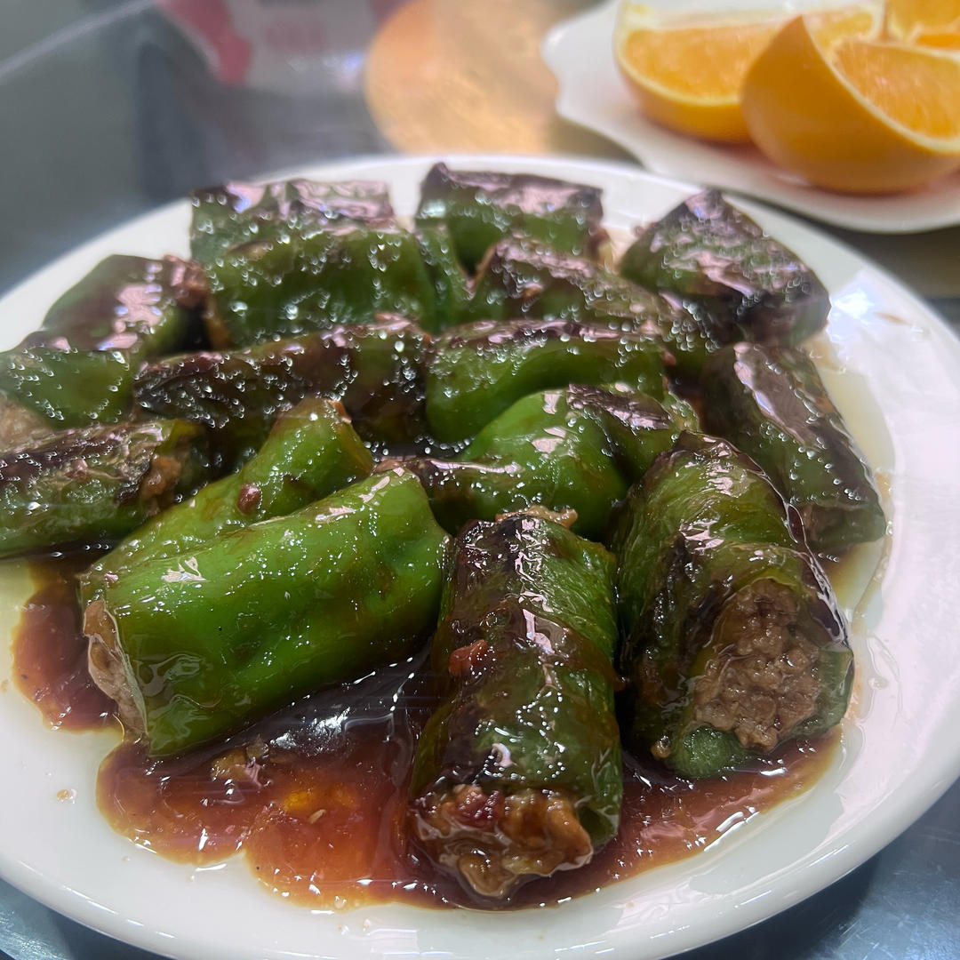 下饭菜“青椒酿肉”，香糯多汁鲜嫩下饭