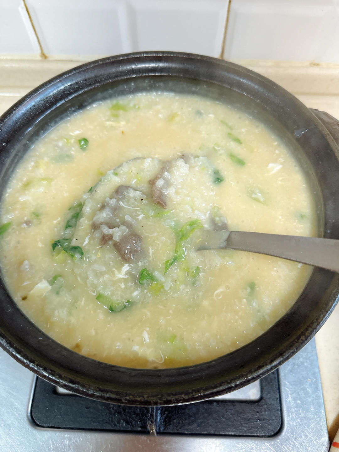 窝蛋牛肉粥(生滚牛肉粥)