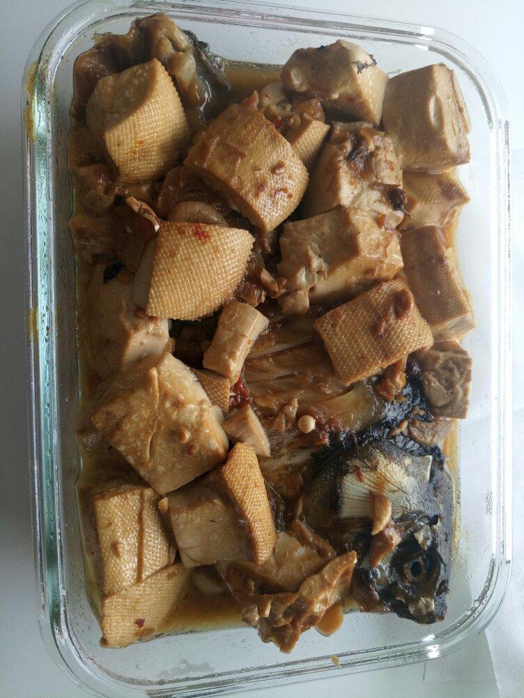 豆瓣鲫鱼炖豆腐