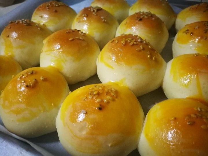 超好吃的咸蛋黄肉松小面包