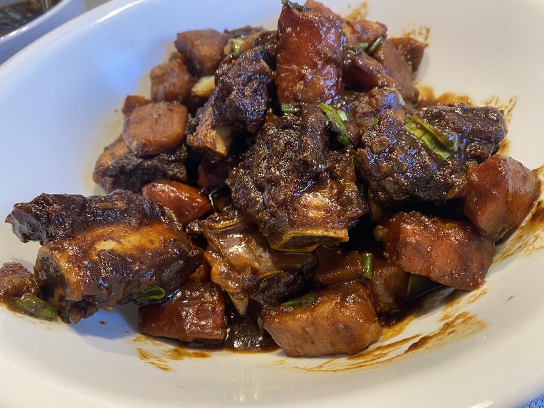 胡萝卜炖牛排骨