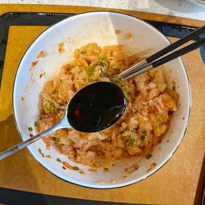 脆底鸡肉泡菜虾仁锅贴🍤的做法 步骤7