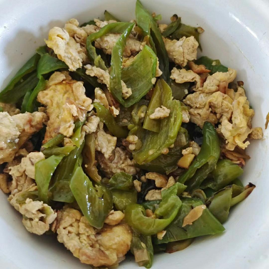 螺丝椒炒鸡蛋拌面