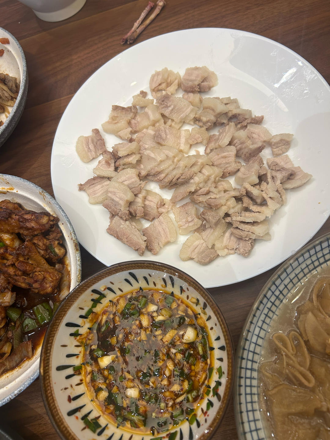 四川名菜“蒜泥白肉”